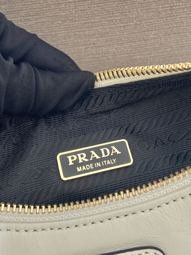 Pra*a hobo bags